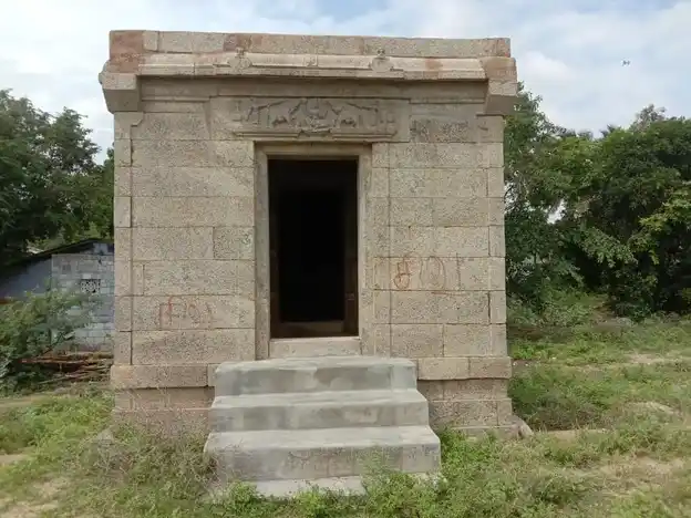 Arulmigu Ghana Veliappar And Eswar Temple, Ilavelangkal - 628401 அருள்மிகு ஞான வெள்ளையப்பர் மற்றும் ஈஸ்வரர் திருக்கோயில், Ilavelangkal - 628401, Thoothukudi - Ancient Temple Architecture and History Image 5