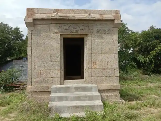 Arulmigu Ghana Veliappar And Eswar Temple, Ilavelangkal - 628401 அருள்மிகு ஞான வெள்ளையப்பர் மற்றும் ஈஸ்வரர் திருக்கோயில், Ilavelangkal - 628401, Thoothukudi - Ancient Temple Architecture and History Image 6