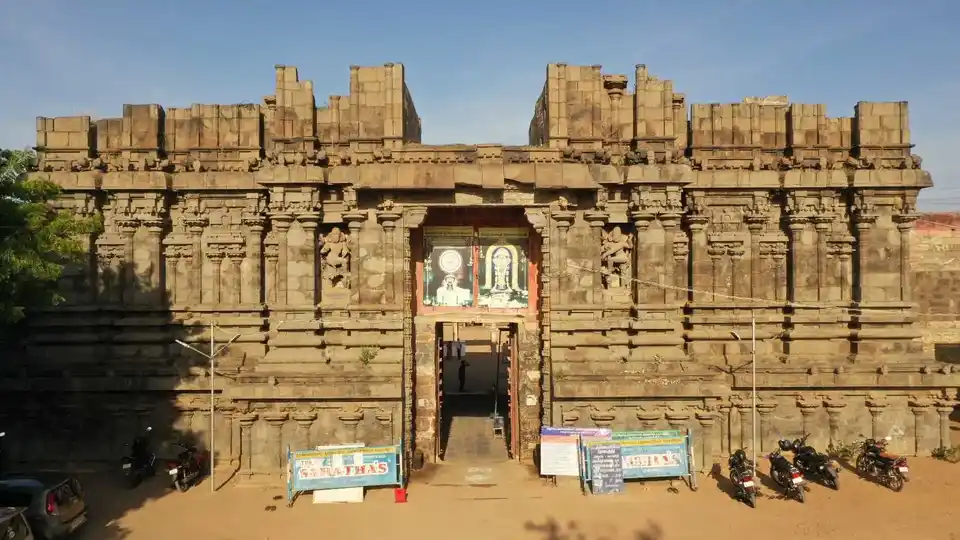 Arulmigu Gneeliwaneswarar Temple, Thiruppanjeeli, Thiruppanjeeli - 621005 அருள்மிகு ஞீலிவனேஸ்வரர் திருக்கோயில், திருப்பைஞ்ஞீலி, Thiruppanjeeli - 621005, Thiruchirappalli - Ancient Temple Architecture and History Image 3