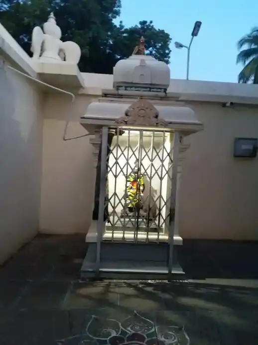 Arulmigu Gobalakrishnaswamy Temple, Thenkarai, Periyakulam - 625601 அருள்மிகு கோபாலகிருஷ்ணசுவாமி திருக்கோயில், தென்கரை, பெரியகுளம் - 625601, Theni - Ancient Temple Architecture and History Image 2