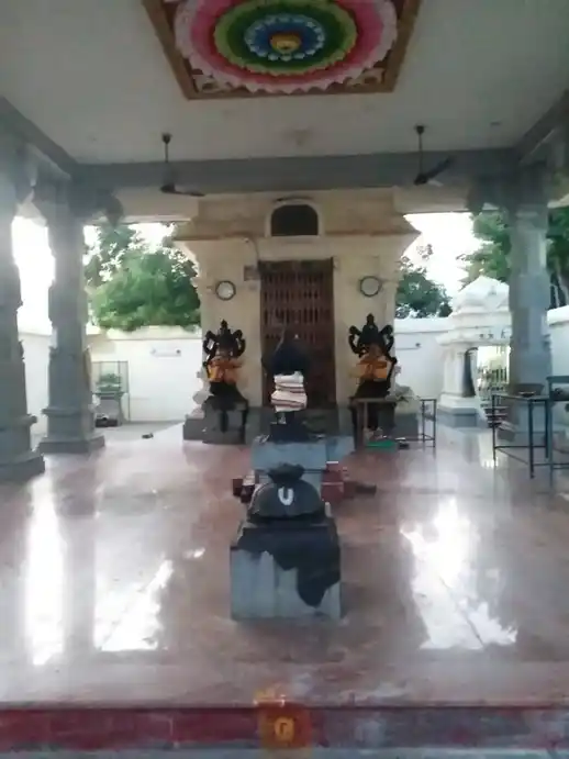 Arulmigu Gobalakrishnaswamy Temple, Thenkarai, Periyakulam - 625601 அருள்மிகு கோபாலகிருஷ்ணசுவாமி திருக்கோயில், தென்கரை, பெரியகுளம் - 625601, Theni - Ancient Temple Architecture and History Image 3