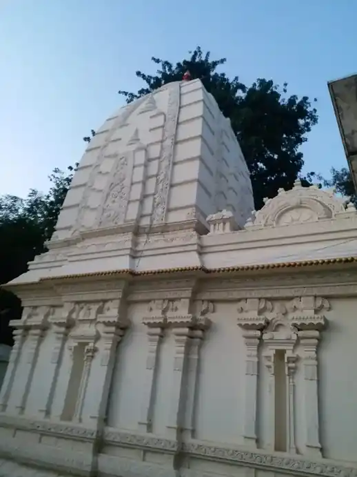 Arulmigu Gobalakrishnaswamy Temple, Thenkarai, Periyakulam - 625601 அருள்மிகு கோபாலகிருஷ்ணசுவாமி திருக்கோயில், தென்கரை, பெரியகுளம் - 625601, Theni - Ancient Temple Architecture and History Image 4