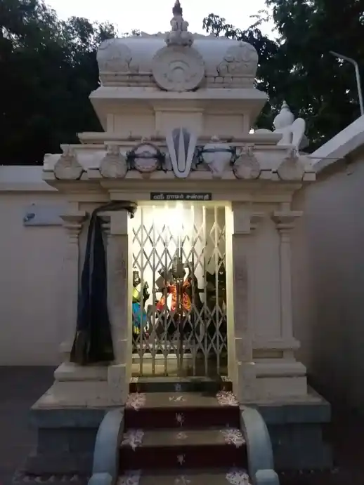 Arulmigu Gobalakrishnaswamy Temple, Thenkarai, Periyakulam - 625601 அருள்மிகு கோபாலகிருஷ்ணசுவாமி திருக்கோயில், தென்கரை, பெரியகுளம் - 625601, Theni - Ancient Temple Architecture and History Image 5
