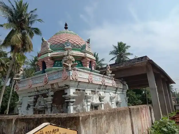 Arulmigu Gopala Krishanaperumal Temple, Makrimangalam, Makrimangalam - 609801 அருள்மிகு கோபாலகிருஷ்ண பெருமாள் திருக்கோயில், ஆனாங்கூர் - 609801, Mayiladuthurai - Ancient Temple Architecture and History Image 3