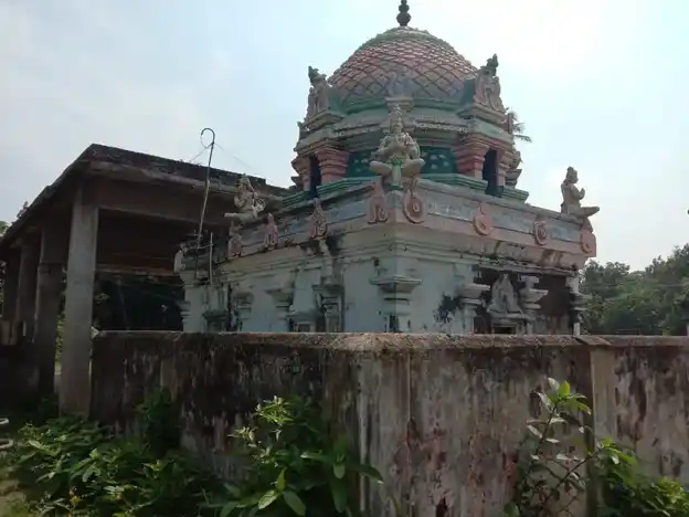 Arulmigu Gopala Krishanaperumal Temple, Makrimangalam, Makrimangalam - 609801 அருள்மிகு கோபாலகிருஷ்ண பெருமாள் திருக்கோயில், ஆனாங்கூர் - 609801, Mayiladuthurai - Ancient Temple Architecture and History Image 4