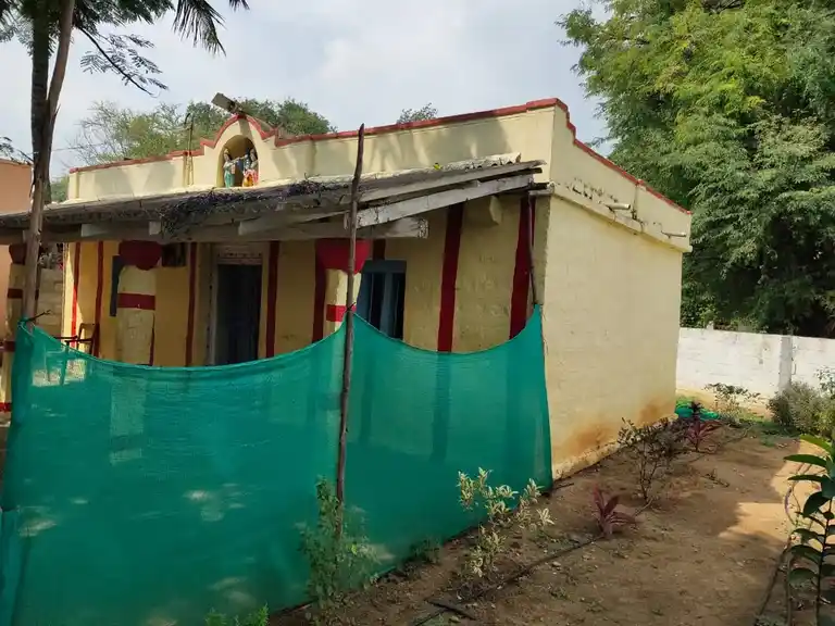 Arulmigu Gopala @ Krishnaswamy Temple, Mugalapalle - 635105 Arulmigu Gopala @ Krishnaswamy Temple, Mugalapalle - 635105, Krishnagiri - Ancient Temple Architecture and History Image 2