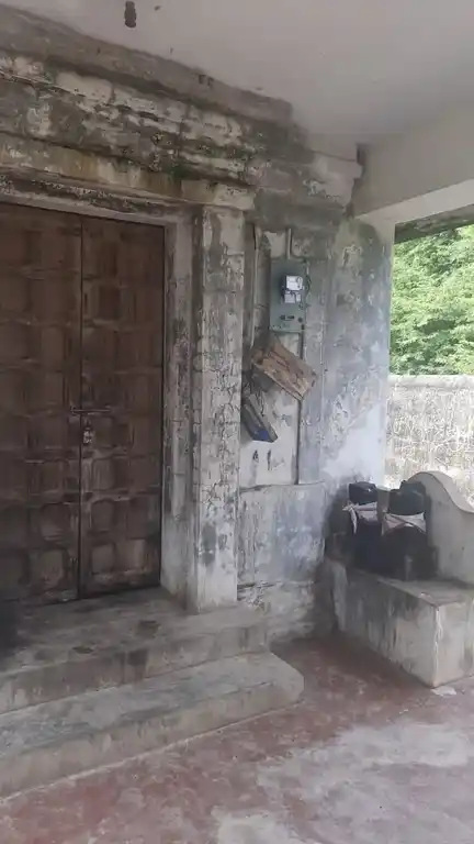 Arulmigu Gopalakrishna Perumal Temple, Seruvaloor - 609503 அருள்மிகு கோபாலகிருஷ்ணசுவாமி திருக்கோயில், Seruvaloor - 609503, Thiruvarur - Ancient Temple Architecture and History Image 3