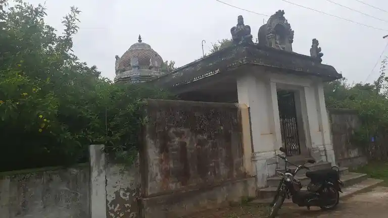 Arulmigu Gopalakrishna Perumal Temple, Seruvaloor - 609503 அருள்மிகு கோபாலகிருஷ்ணசுவாமி திருக்கோயில், Seruvaloor - 609503, Thiruvarur - Ancient Temple Architecture and History Image 4