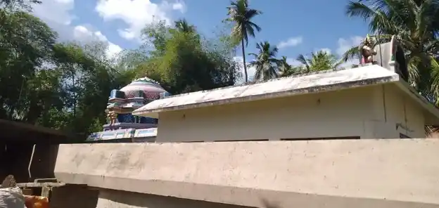 Arulmigu Gopalakrishnaperumal Temple, Thiruneelakudi - 612101 அருள்மிகு கோபால கிருஷ்ண பெருமாள் திருக்கோயில், திருநீலக்குடி - 612101, Thanjavur - Ancient Temple Architecture and History Image 4