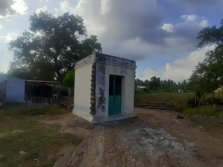 Arulmigu Gopalaperumal Temple, Kulavilakku - 638115 அருள்மிகு கோபாலபெருமாள் திருக்கோயில், குலவிளக்கு - 638115, Erode - Ancient Temple Architecture and History Image 3