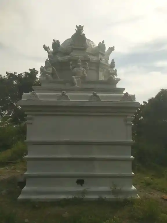 Arulmigu Gopinadhaswamy Temple, Annamalaihalli - 636808 அருள்மிகு கோபிநாதசாமி திருக்கோயில், Annamalaihalli - 636808, Dharmapuri - Ancient Temple Architecture and History Image 3