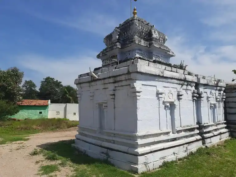 Arulmigu Govindaraja Perumal Temple, Naduvacheri, Naduvacheri - 641654 Arulmigu Govindaraja Perumal Temple, Naduvacheri, Naduvacheri - 641654, Tiruppur - Ancient Temple Architecture and History Image 2