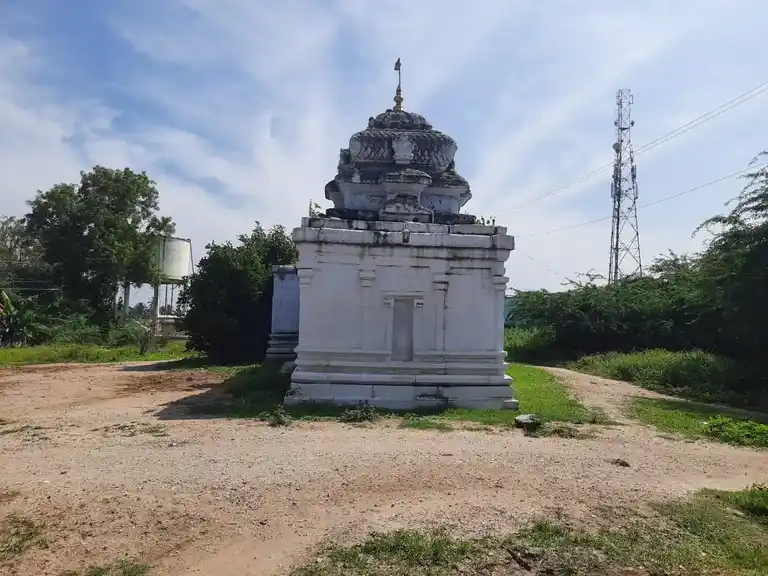 Arulmigu Govindaraja Perumal Temple, Naduvacheri, Naduvacheri - 641654 Arulmigu Govindaraja Perumal Temple, Naduvacheri, Naduvacheri - 641654, Tiruppur - Ancient Temple Architecture and History Image 3