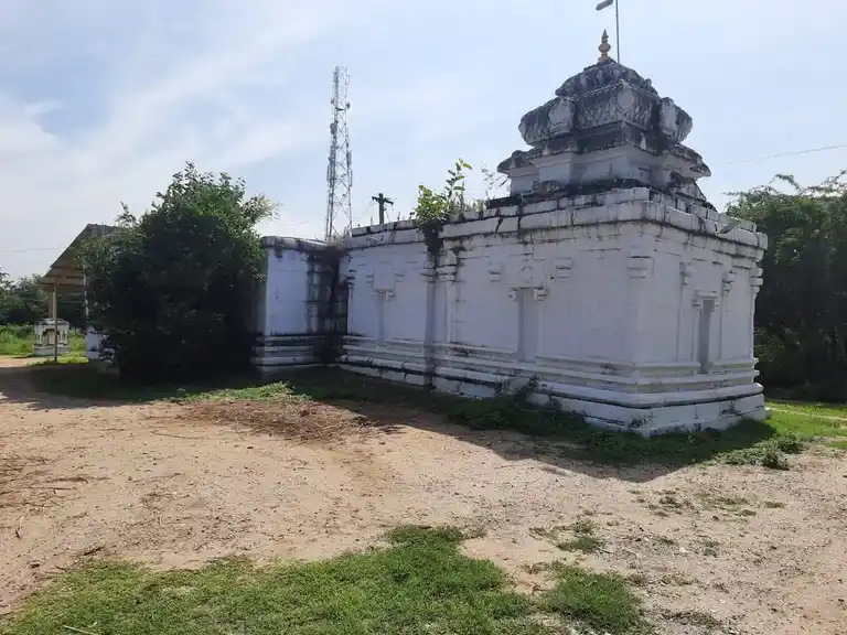 Arulmigu Govindaraja Perumal Temple, Naduvacheri, Naduvacheri - 641654 Arulmigu Govindaraja Perumal Temple, Naduvacheri, Naduvacheri - 641654, Tiruppur - Ancient Temple Architecture and History Image 4
