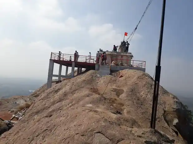 Arulmigu Govindhapalli Thimmarayaswamy Temple, Ratnagiri - 635113 Arulmigu Govindhapalli Thimmarayaswamy Temple, Ratnagiri - 635113, Krishnagiri - Ancient Temple Architecture and History Image 3