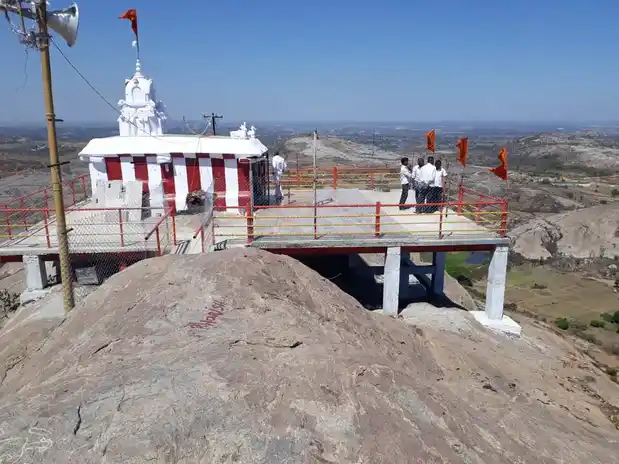 Arulmigu Govindhapalli Thimmarayaswamy Temple, Ratnagiri - 635113 Arulmigu Govindhapalli Thimmarayaswamy Temple, Ratnagiri - 635113, Krishnagiri - Ancient Temple Architecture and History Image 4