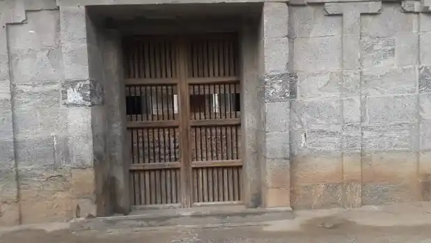 Arulmigu Govindharajaperumal Temple, Pitchandarkovil, Pitchandarkovil - 621005 அருள்மிகு கோவிந்தராஜபெருமாள் திருக்கோயில், Pitchandarkovil, Pitchandarkovil - 621005, Thiruchirappalli - Ancient Temple Architecture and History Image 2