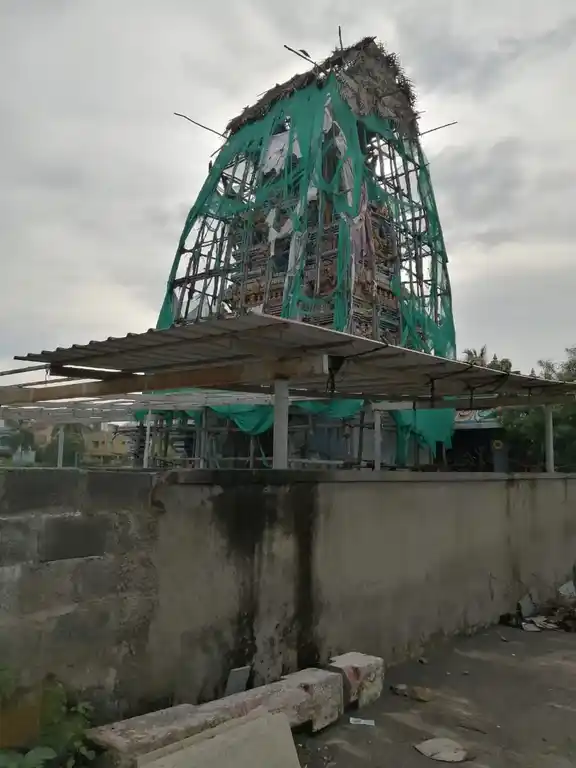 Arulmigu Gowriamman Sunthara Vinayagar And Ponniamman Temple, Enchampakkam, Chennai - 600115 அருள்மிகு கவுரியம்மன் சுந்தரவிநாயகர் மற்றும் பொன்னியம்மன் திருக்கோயில், ஈஞ்சம்பாக்கம், சென்னை - 600115, Chennai - Ancient Temple Architecture and History Image 3