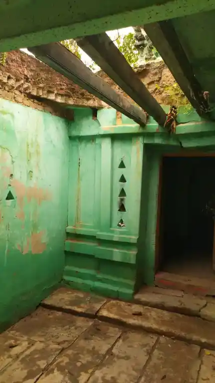 Arulmigu Gramadevathai Kummathamman Temple, Velagapuram - 602001 அருள்மிகு கிராமதேவதை கொம்மாத்தம்மன் திருக்கோயில், வெளகபுரம், வேலகாபுரம் - 602001, Tiruvallur - Ancient Temple Architecture and History Image 2