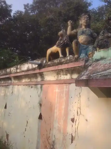 Arulmigu Gramadevathai Ponniamman Temple, Koil Land, Maruthavallipuram - 631209 அருள்மிகு கிராமதேவதை பொன்னியம்மன் திருக்கோயில், Koil Land, Maruthavallipuram - 631209, Tiruvallur - Ancient Temple Architecture and History Image 2