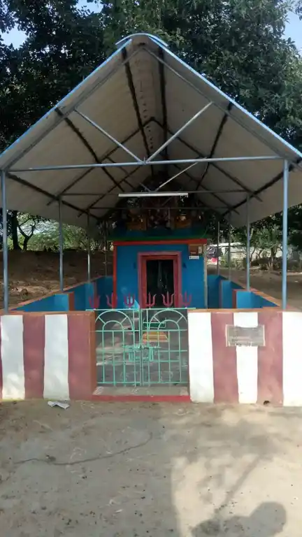Arulmigu Gramadevathai Ponniamman Temple, Near School, Peddakalakattur - 631209 அருள்மிகு கிராமதேவதை பொன்னியம்மன் திருக்கோயில், Near School, Peddakalakattur - 631209, Tiruvallur - Ancient Temple Architecture and History Image 2