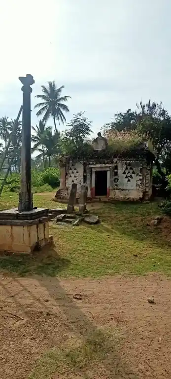 Arulmigu Guddahalli Eshwaran Temple, Kuttapatti, Bannihalli - 635106 Temple
