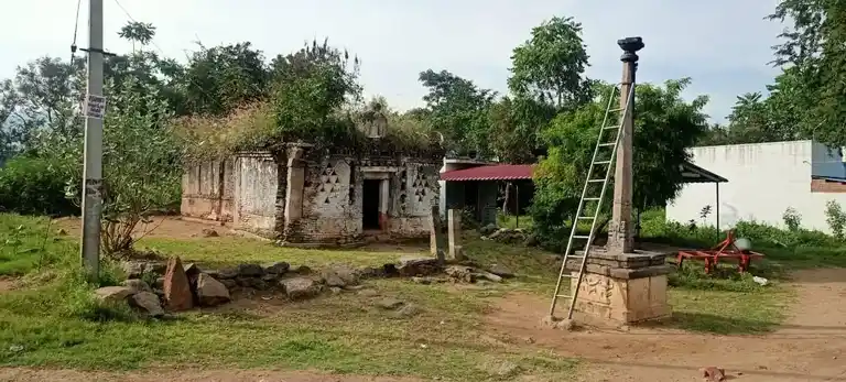 Arulmigu Guddahalli Eshwaran Temple, Kuttapatti, Bannihalli - 635106 அருள்மிகு குட்டஅள்ளி ஈஸ்வரன் திருக்கோயில், குட்டப்பட்டி - 635106, Krishnagiri - Ancient Temple Architecture and History Image 2
