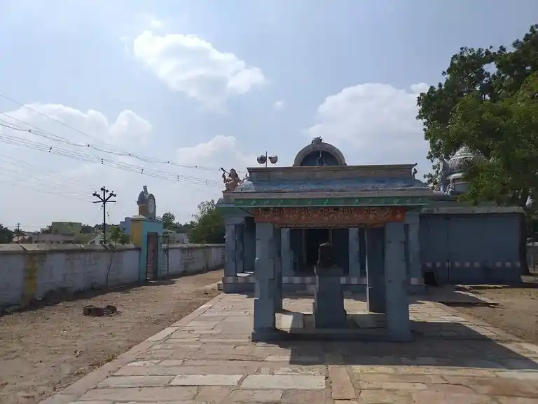 Arulmigu Gunthukal Muniyasamy Temple, T.Siruvanoor - 630303 அருள்மிகு பசுபதீஸ்வர் திருக்கோயில், டி.சிறுவனூர், T.Siruvanoor - 630303, Sivagangai - Ancient Temple Architecture and History Image 3