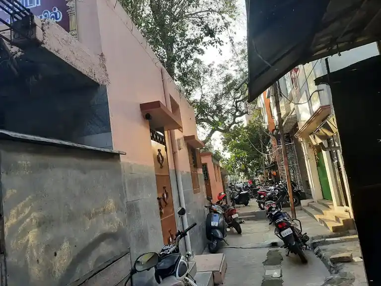 Arulmigu Gurubadesa Kuppedu Vinayagar Temple, Town Hall, Coimbatore - 641001 அருள்மிகு குருபதாசேகவுடர் கூப்பிடு விநாயகர் திருக்கோயில், டவுன் ஹால், கோவை - 641001, Coimbatore - Ancient Temple Architecture and History Image 7