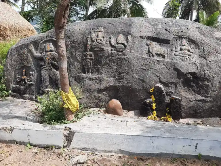 Arulmigu Gurunaayadeva Dayam Temple, Thalihalli - 635112 அருள்மிகு குருநாய தேவதாயம் திருக்கோயில், தளிஹள்ளி - 635112, Krishnagiri - Ancient Temple Architecture and History Image 4