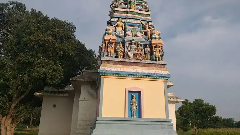 Arulmigu Gurunathar Temple, Poruppumettupatti - 625529 அருள்மிகு குருநாதர் திருக்கோயில், Poruppumettupatti - 625529, Madurai - Ancient Temple Architecture and History Image 3