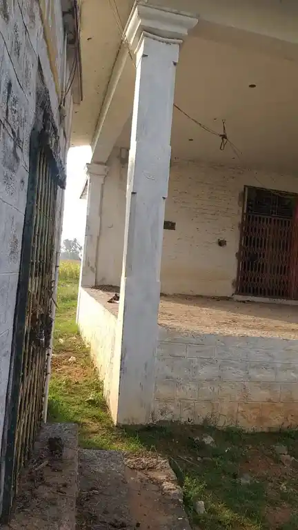 Arulmigu Gurunathar Temple, Poruppumettupatti - 625529 அருள்மிகு குருநாதர் திருக்கோயில், Poruppumettupatti - 625529, Madurai - Ancient Temple Architecture and History Image 4