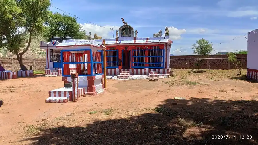 Arulmigu Gurunathartemple, Karukkattanpatti - 625532 அருள்மிகு குருநாதசாமி திருக்கோயில், Karukkattanpatti - 625532, Madurai - Ancient Temple Architecture and History Image 4