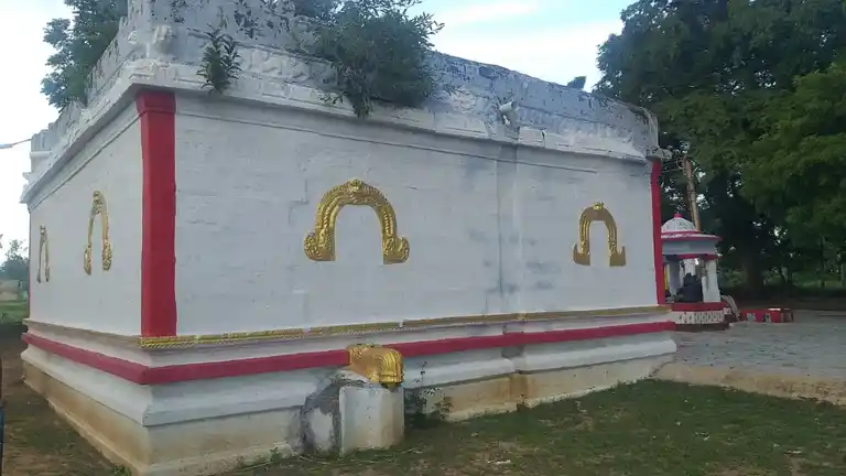 Arulmigu Gurunathasamy Temple, Putthur - 625105 அருள்மிகு குருநாதசுவாமி திருக்கோயில், Putthur - 625105, Madurai - Ancient Temple Architecture and History Image 4