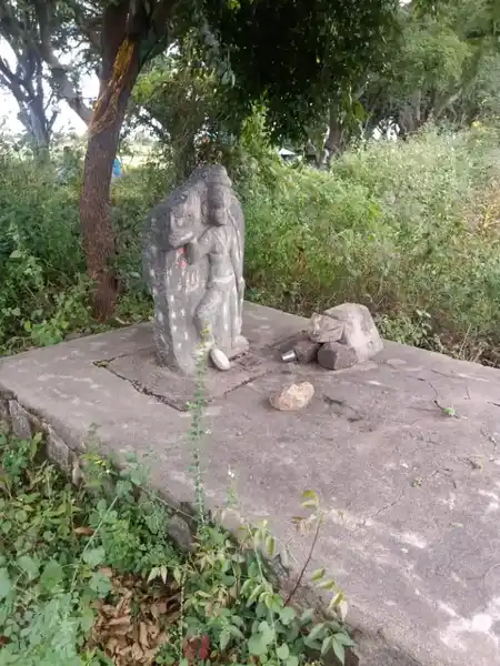Arulmigu Hanumantharaya Swamy Temple, Near Pennagaram Eb Office, Kadamadai - 636810 அருள்மிகு அனுமந்தராயசாமி திருக்கோயில், Near Pennagaram Eb Office, Kadamadai - 636810, Dharmapuri - Ancient Temple Architecture and History Image 3
