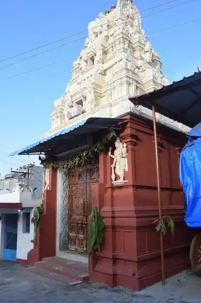 Arulmigu Hanumantharayaswamy Temple, Zuzuvadi - 635126 அருள்மிகு அனுமந்தராயசாமி திருக்கோயில், Zuzuvadi - 635126, Krishnagiri - Ancient Temple Architecture and History Image 2