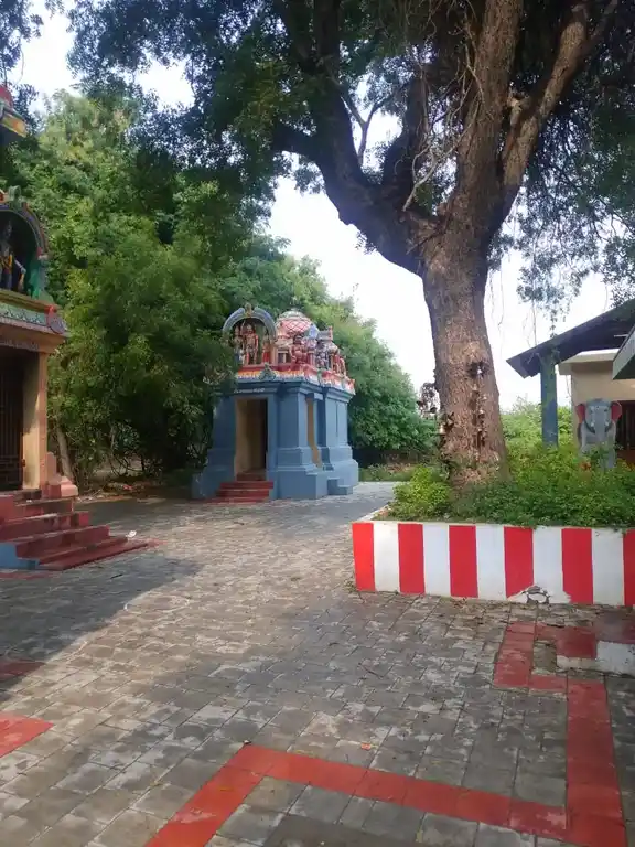 Arulmigu Haraiharaputhra Swamy Temple, Renganathapuam - 613104 அருள்மிகு ஹரிஹரபுத்ர சுவாமி திருக்கோயில், Renganathapuam - 613104, Thanjavur - Ancient Temple Architecture and History Image 2