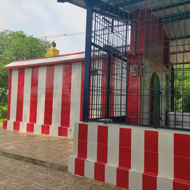 Arulmigu Harihara Puthirasastha Temple, Udhayamarthadem - 627426 அருள்மிகு அரிஉறரபுத்திர சாஸ்தா கோயில், Udhayamarthadem - 627426, Tirunelveli - Ancient Temple Architecture and History Image 4