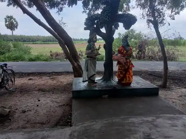 Arulmigu Hariharaputhira Ayyanaar Temple, Mungilpattu - 605501 Arulmigu Hariharaputhira Ayyanaar Temple, மூங்கில்பட்டு - 605501, Viluppuram - Ancient Temple Architecture and History Image 2