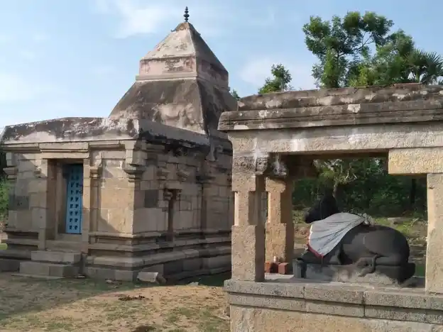 Arulmigu Idaikkaala Aaandeeswarar Temple, Irumpaanadu - 614621