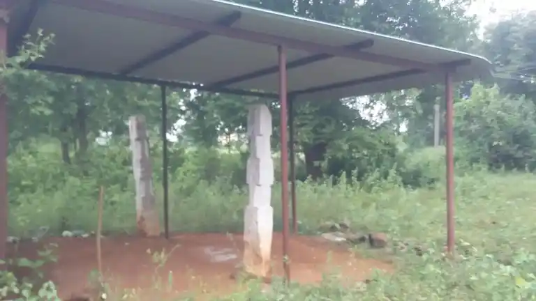 Arulmigu Idakaavalmalai Temple, Viralipatti - 624709 அருள்மிகு இடக்காவல்மாலை திருக்கோயில், Viralipatti - 624709, Dindigul - Ancient Temple Architecture and History Image 11