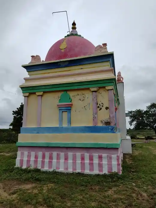 Arulmigu Idar Theerthamman Temple, Theeyanur - 623527 Arulmigu Idar Theerthamman Temple, Theeyanur - 623527, Ramanathapuram - Ancient Temple Architecture and History Image 2