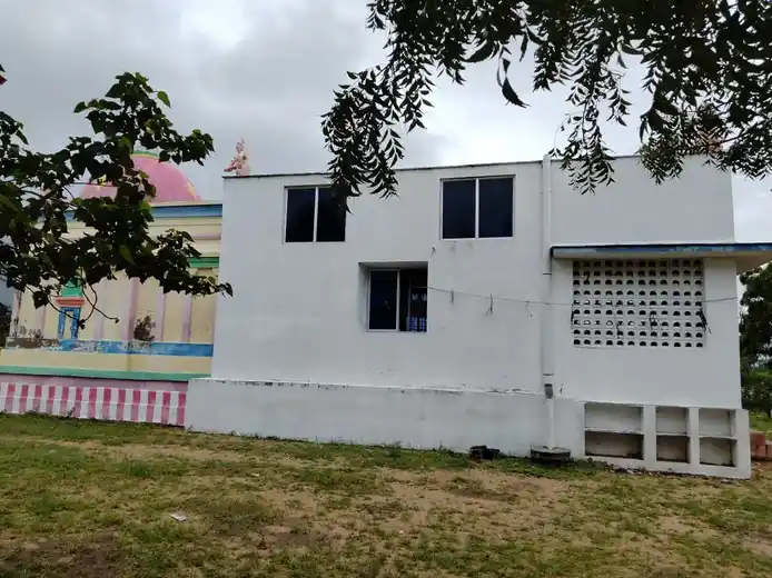 Arulmigu Idar Theerthamman Temple, Theeyanur - 623527 Arulmigu Idar Theerthamman Temple, Theeyanur - 623527, Ramanathapuram - Ancient Temple Architecture and History Image 3