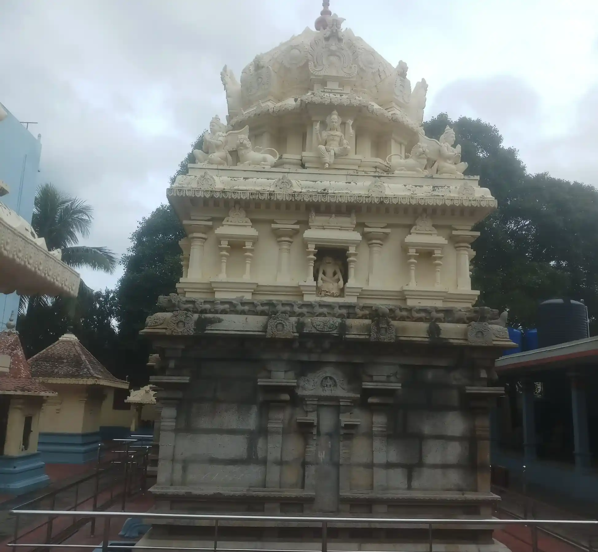 Arulmigu Idartheertha Perumal Temple, Vadiveeswaram, Nagercoil - 629002 Arulmigu Idartheertha Perumal Temple, Vadiveeswaram, Nagercoil - 629002, Kanyakumari - Ancient Temple Architecture and History Image 3
