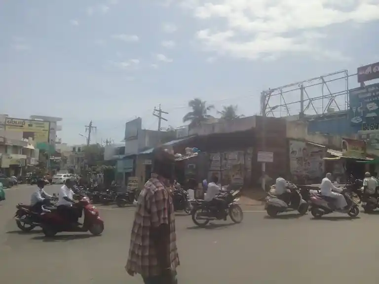 Arulmigu Idumban Temple, Near Bus Stand, Tiruvannamalai - 606601 அருள்மிகு இடும்பன் திருக்கோயில், பேருந்து நிலையம் அருகில், திருவண்ணாமலை - 606601, Tiruvannamalai - Ancient Temple Architecture and History Image 2