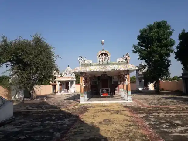 Arulmigu Ilangamudaiya Iyanar Temple, Kalappur - 630501 அருள்மிகு இலங்கமுடைய அய்யனார் திருக்கோயில், Kalappur - 630501, Sivagangai - Ancient Temple Architecture and History Image 2