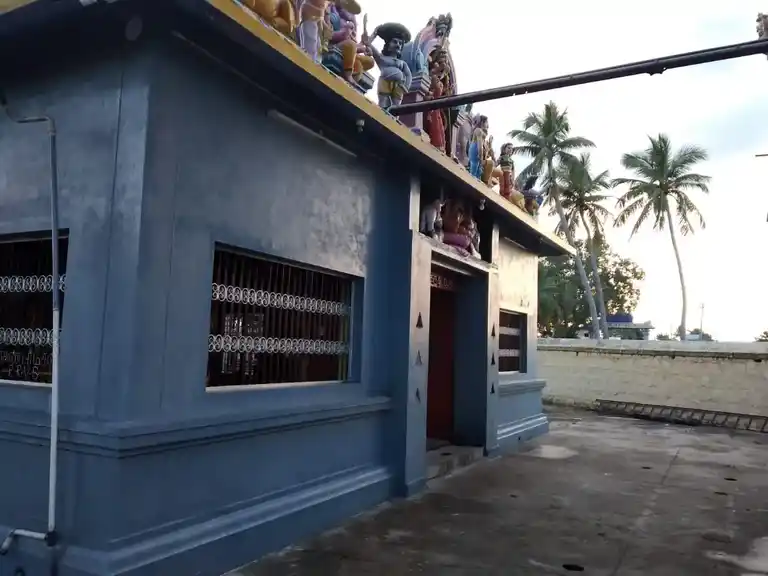 Arulmigu Ilangkaliamman Temple, Ilupainatham - 636116 அருள்மிகு இளங்காளியம்மன் திருக்கோயில், Ilupainatham - 636116, Salem - Ancient Temple Architecture and History Image 2