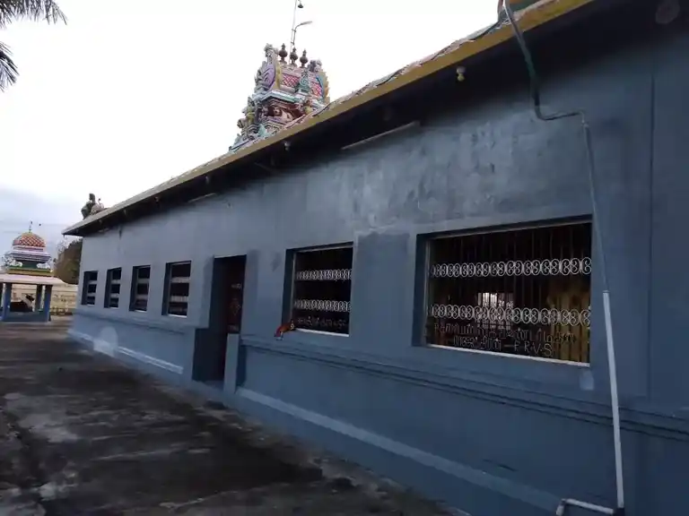 Arulmigu Ilangkaliamman Temple, Ilupainatham - 636116 அருள்மிகு இளங்காளியம்மன் திருக்கோயில், Ilupainatham - 636116, Salem - Ancient Temple Architecture and History Image 3