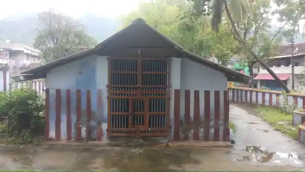 Arulmigu Iluppavudaiya Kandan Sastha Temple, Navalkadu, Navalkadu - 629851 Temple