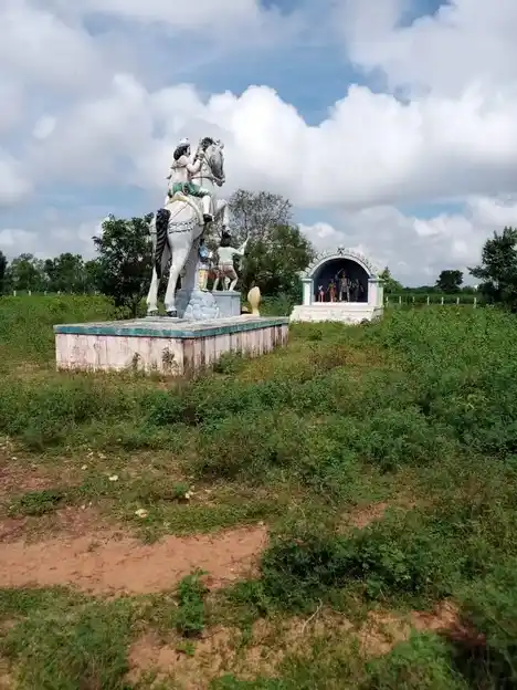 Arulmigu Inamputhur Karupannaswamy Temple, A.Chettiyapatti - 621303 Arulmigu Inamputhur Karupannaswamy Temple, A.Chettiyapatti - 621303, Thiruchirappalli - Ancient Temple Architecture and History Image 4
